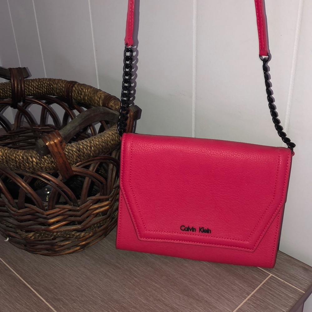 Pink shoulder bag